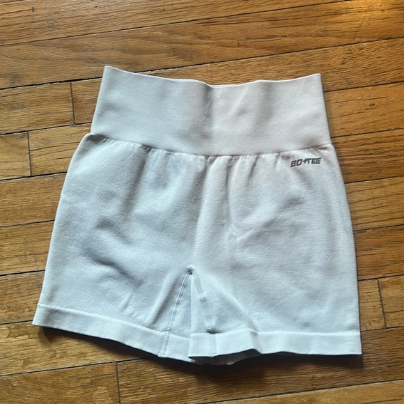 Bo and Tee matching cropped tee and shorts set - Picture 4 of 5